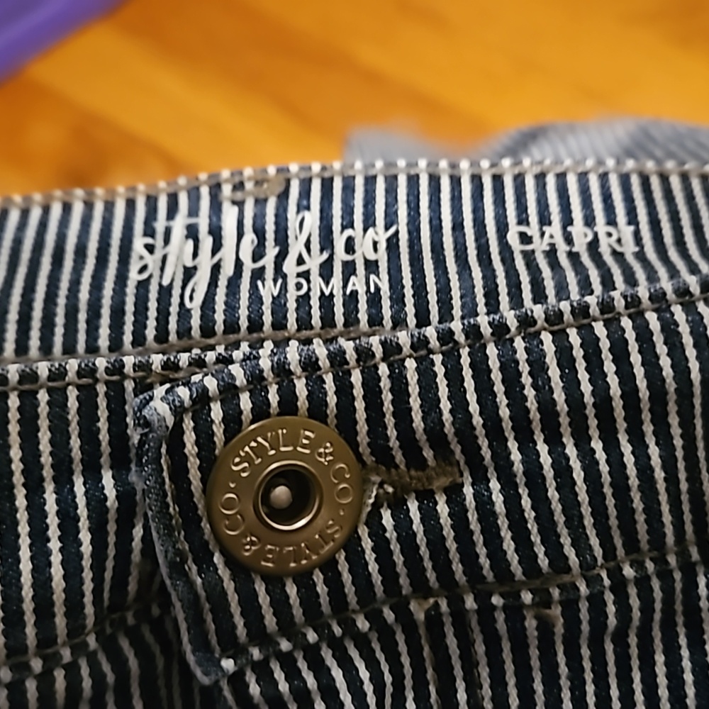 STYLE & COMPANY CAPRIS
